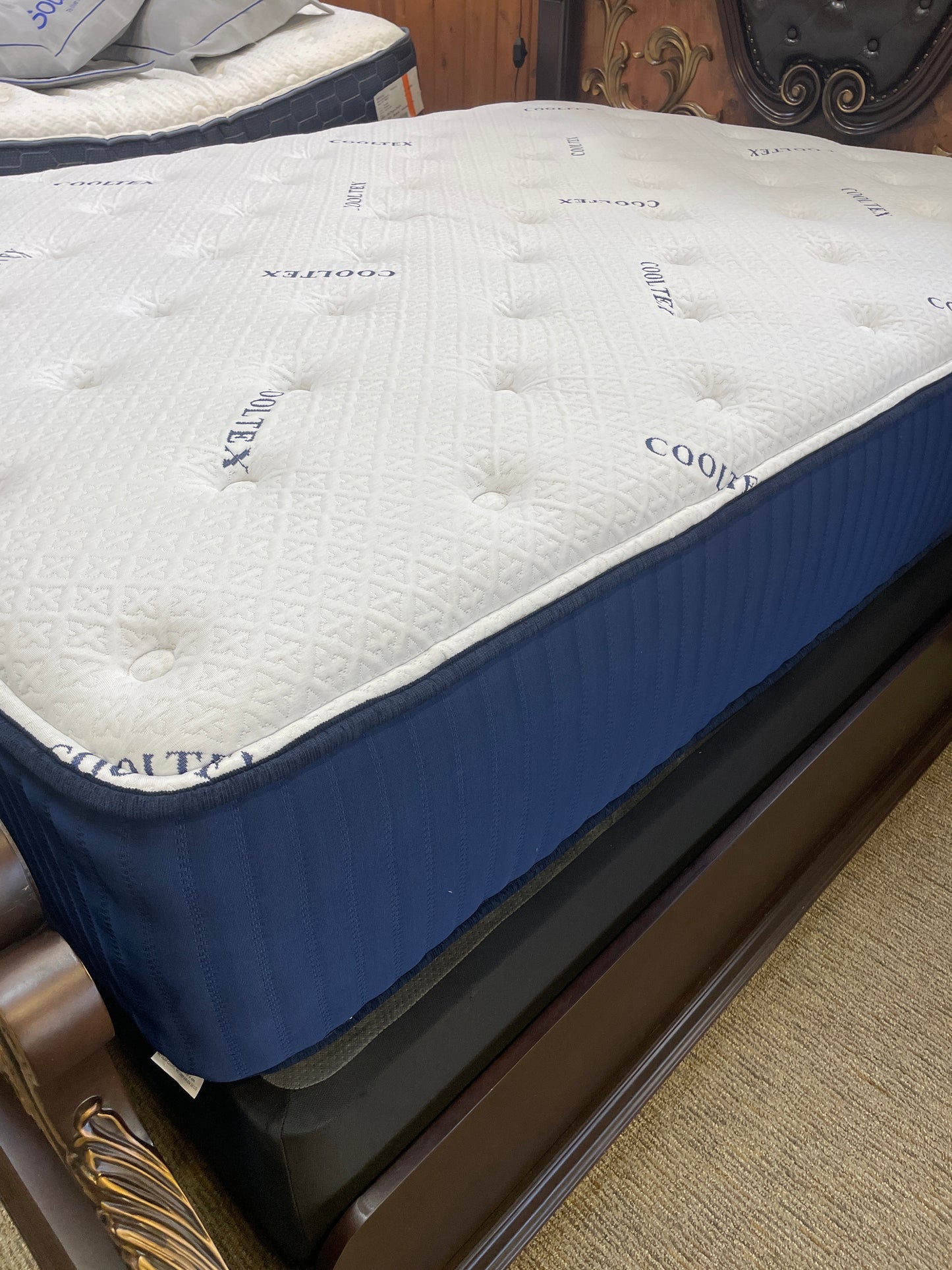 Sound Sleep 1961 Spring Air Ice Plush Queen Mattress