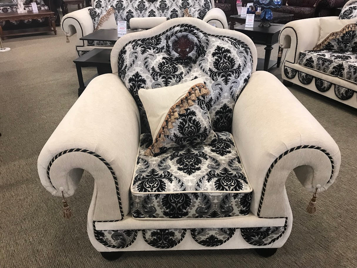 Cortez Macaria White King Chair