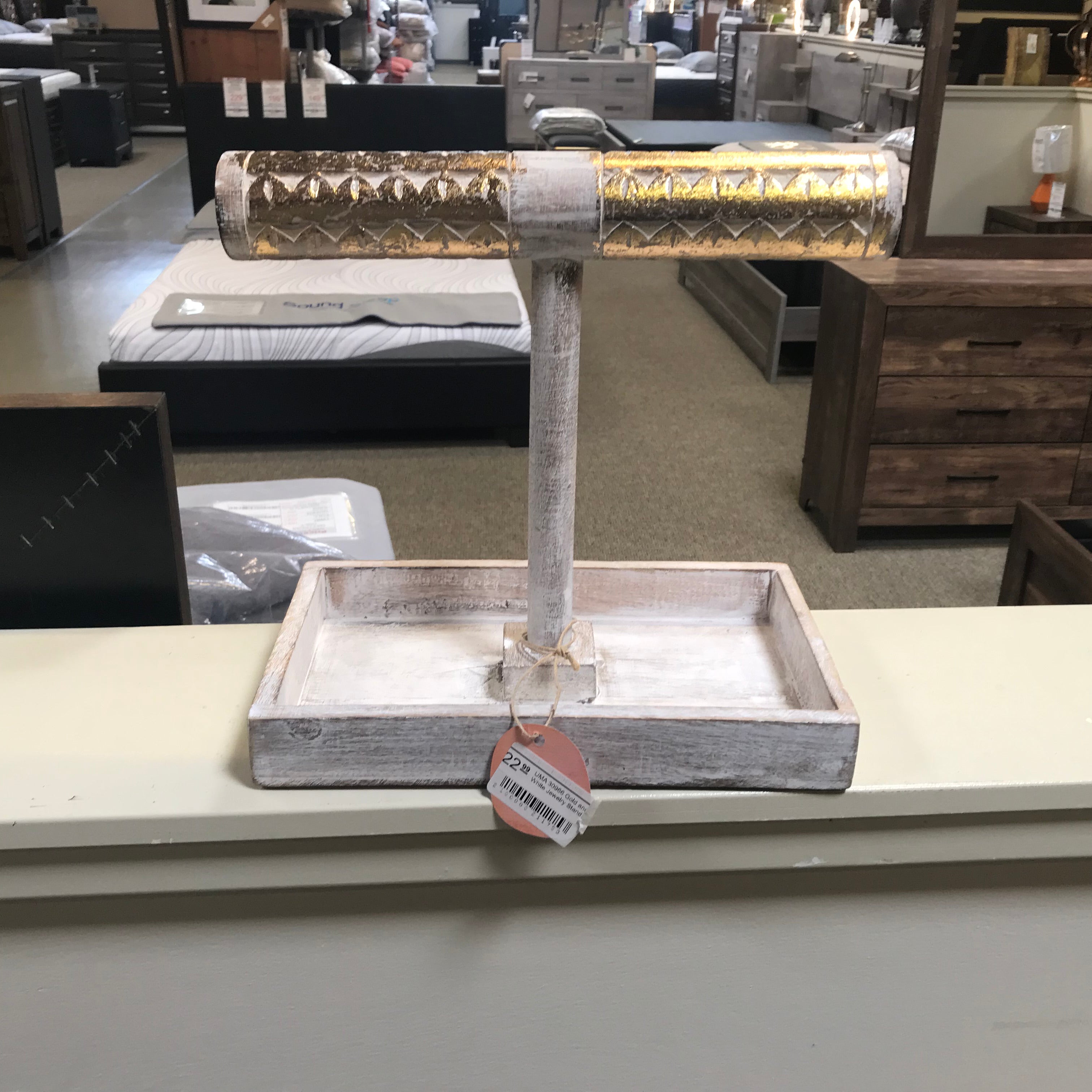 UMA 30966 Gold and White Jewelry Stand