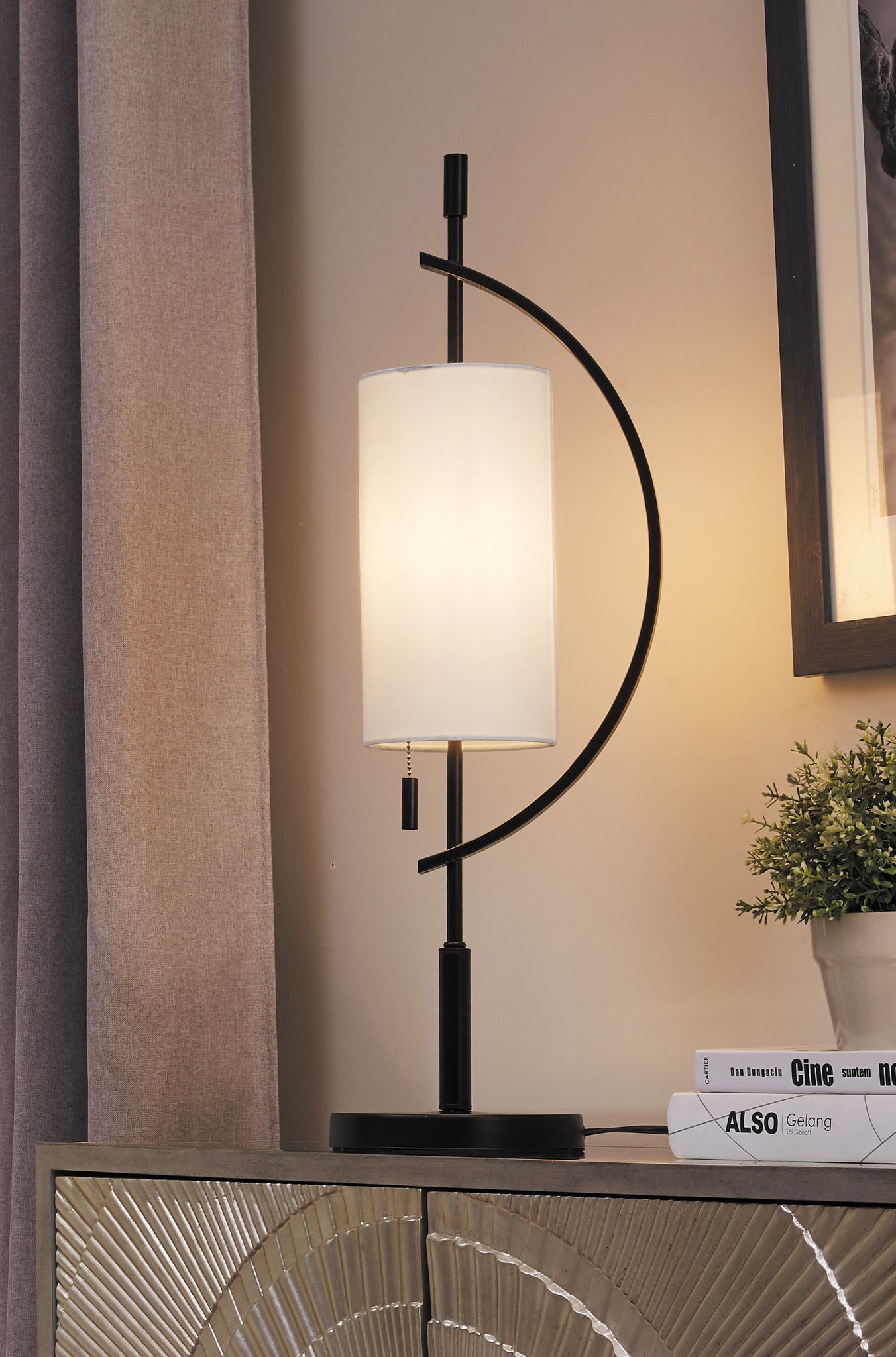 Lite Source LS-23505BLK/WHT Renessa Table Lamp