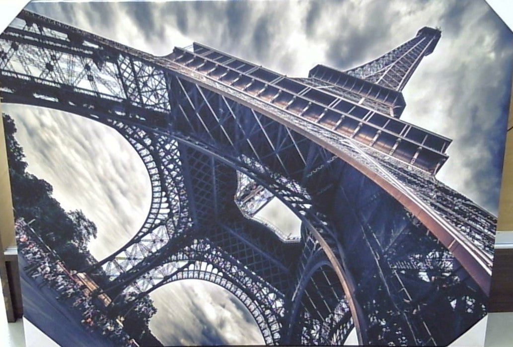 Classy Art Iron Giant: A Glimpse from Below Canvas 36x48
